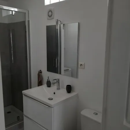 Maisonnette Avec Pergola * Τουλόν