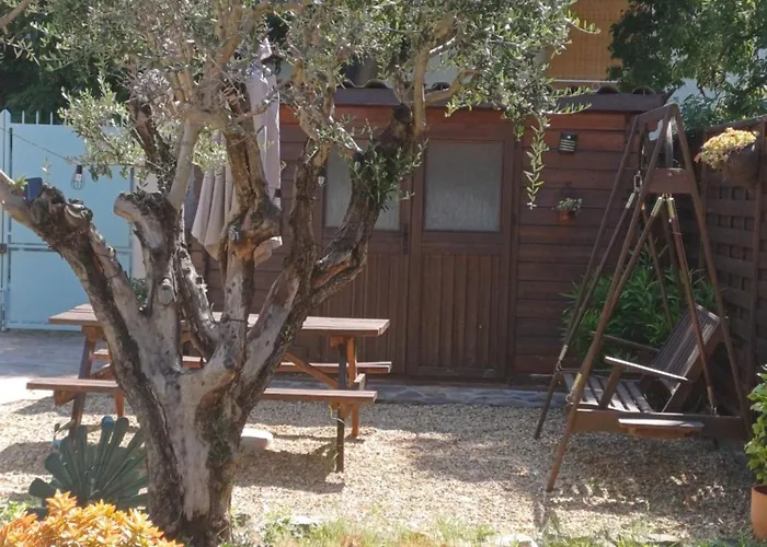 Maisonnette Avec Pergola Apartman