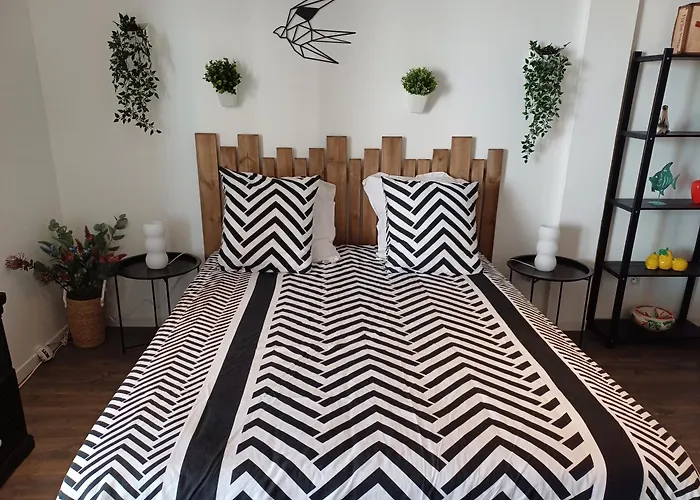 Maisonnette Avec Pergola * Toulon