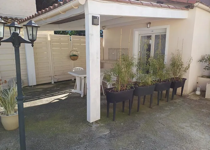 Maisonnette Avec Pergola Apartman *