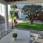 Apartment Maisonnette Avec Pergola Toulon