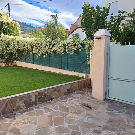 Maisonnette Avec Pergola * Toulon