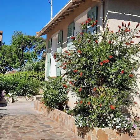 Maisonnette Avec Pergola Toulon